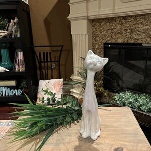 12” Tall Vintage King Import Warehouse Iridescent Siamese Cat.